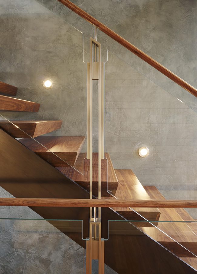 LAKE VIEW MODERN